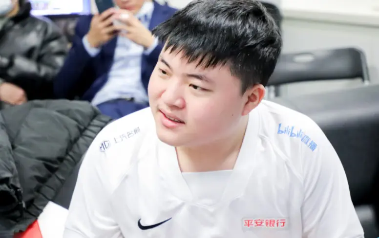 Uzi官方宣布最后时刻胜出新规，加拿大队引发争议！的简单介绍