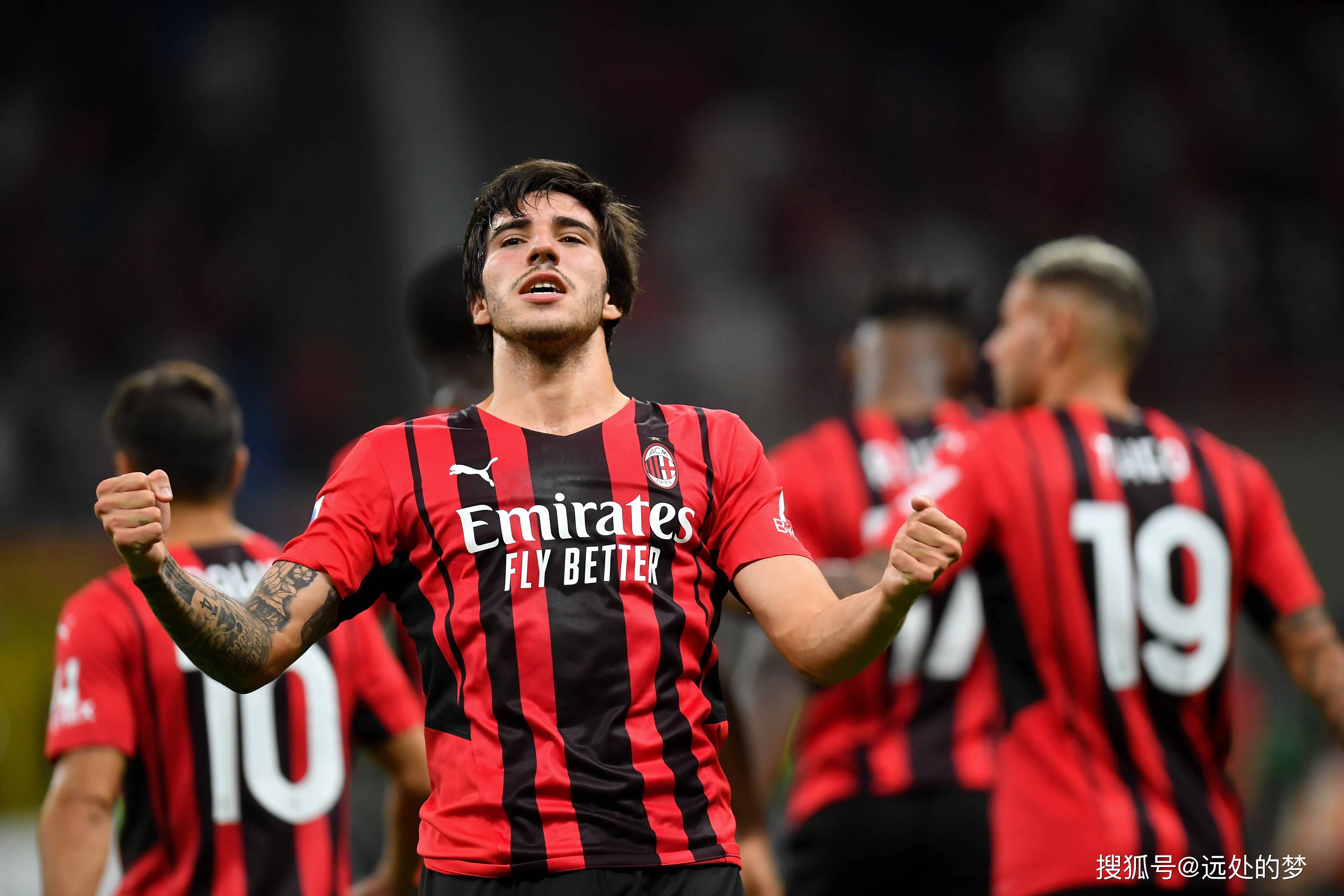 今晚欧冠焦点战，费耶诺德主帅复盘，管理层满意，高层口径保持一致的简单介绍