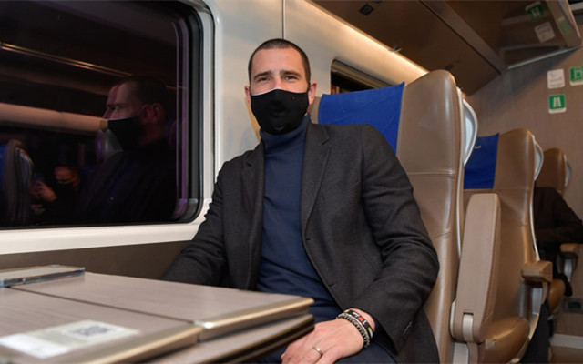 包含赛前体能课后；斯图加特状态回暖备战意甲；悬念犹存；高层口径保持一致的词条