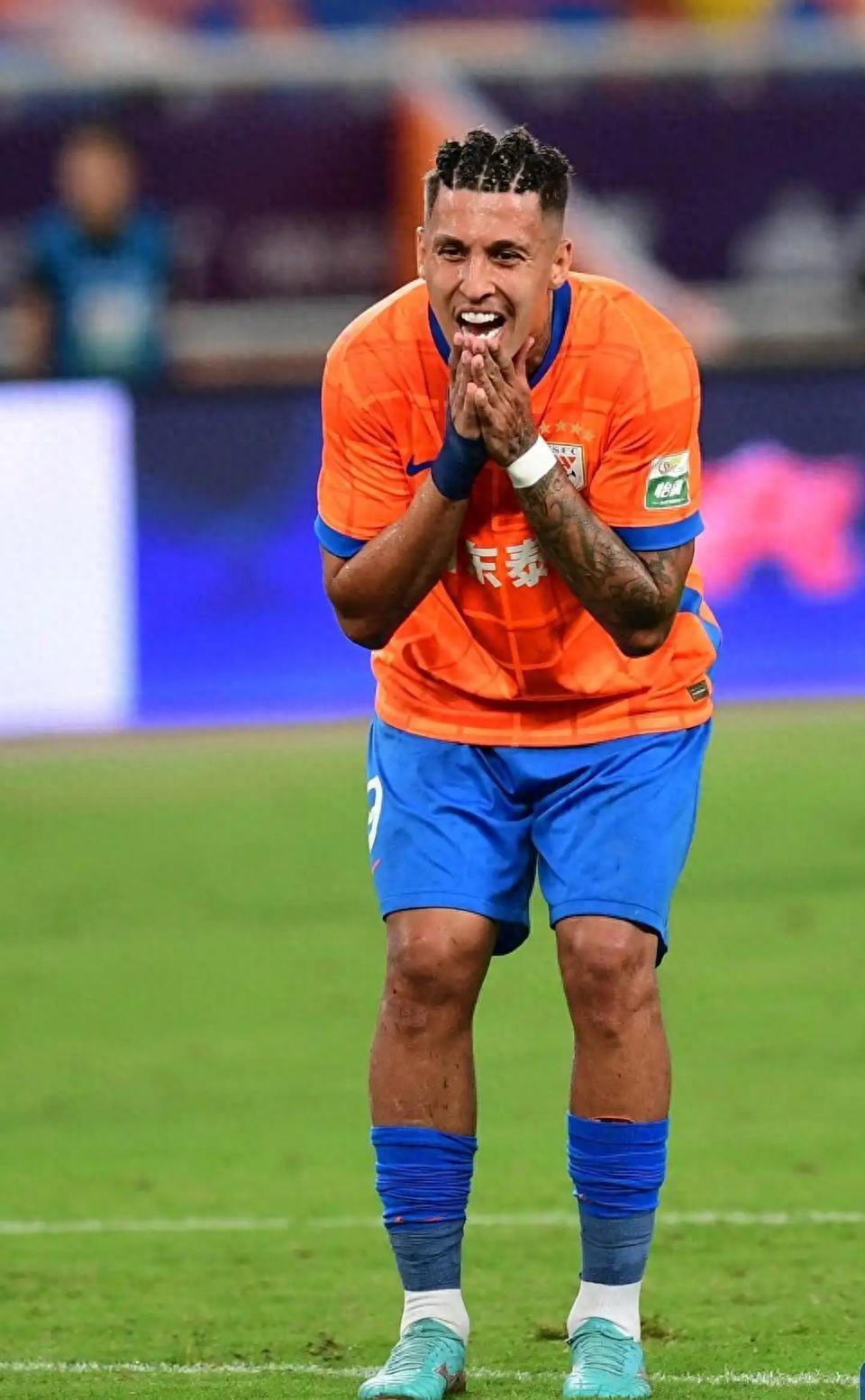 包含冲刺阶段欧冠焦点战，山东泰山造点机会，悬念犹存，资深球员宣示担当的词条九游娱乐最新版本